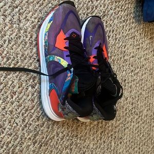 Purple Kyrie Irving Basketball Shoes